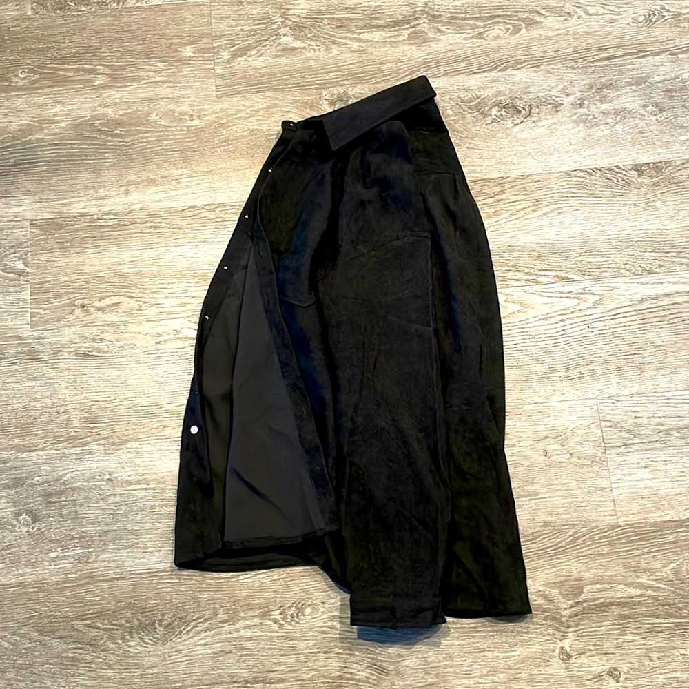 Courderoy Black Long sleeve button up collared shirt